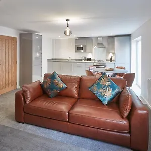  Apartment Host & - Bagdale Rise United Kingdom