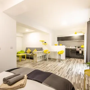  Apartment Homestay Romania